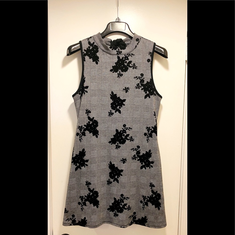 Xtraordinary High Neck Shift Dress